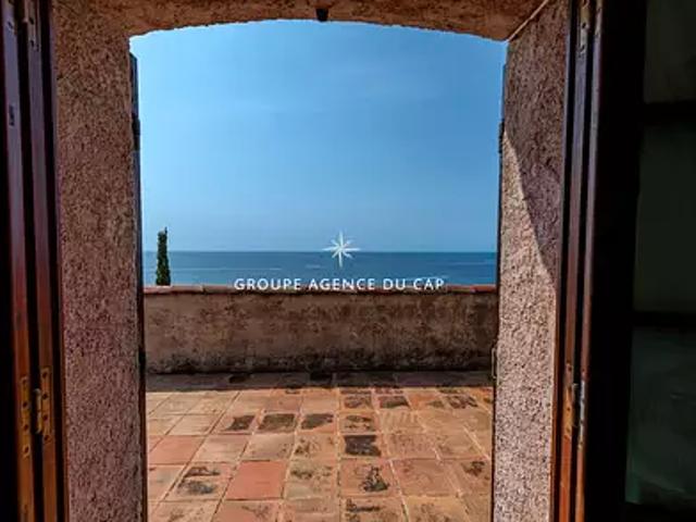 Saint Raphaël 83700 Achat / Vente maison 7 pièces t7 au dernier étage cave