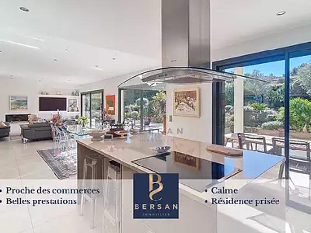 Saint Raphaël 83700 Achat / Vente maison 7 pièces t7 au dernier étage piscine