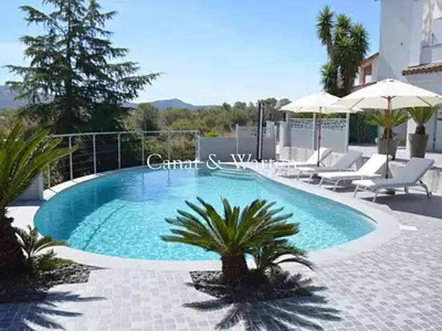 Saint Raphaël 83700 Achat / Vente maison 7 pièces t7 au dernier étage piscine