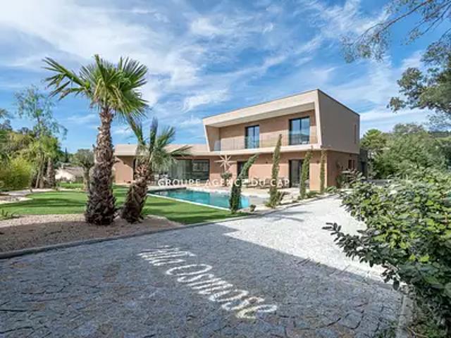 Saint Raphaël 83700 Achat / Vente maison 8 pièces t8 au dernier étage piscine