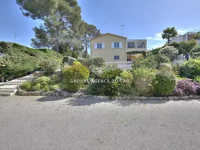 Saint Raphaël 83700 Achat / Vente maison 8 pièces t8 au dernier étage piscine