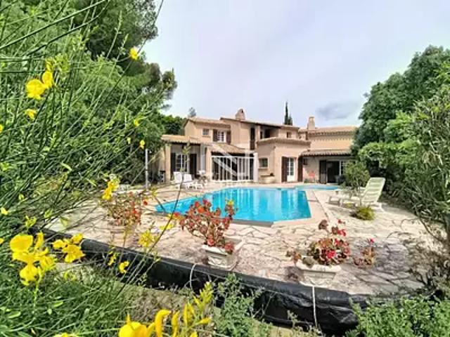 Saint Raphaël 83700 Achat / Vente maison 8 pièces t8 piscine terrasse