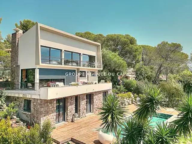 Saint Raphaël 83700 Achat / Vente maison 9 pièces t9 au dernier étage piscine