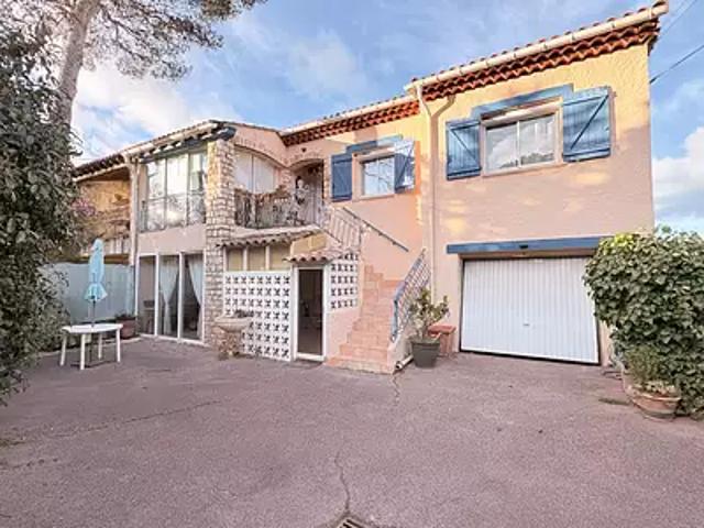 Saint Raphaël 83700 Achat / Vente maison 10 pièces t10 piscine terrasse