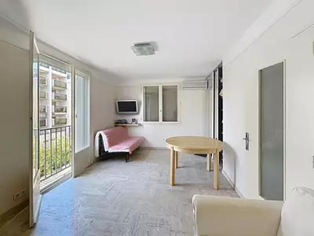Saint Raphaël 83700 Achat / Vente appartement 1 pièce t1 cave balcon