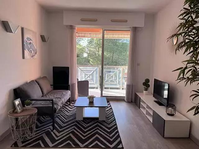 Saint Raphaël 83700 Achat / Vente appartement 2 pièces t2 au dernier étage