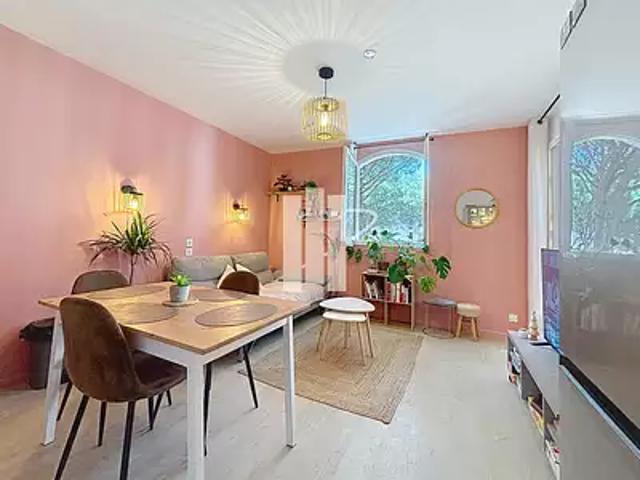 Saint Raphaël 83700 Achat / Vente appartement 2 pièces t2 au dernier étage