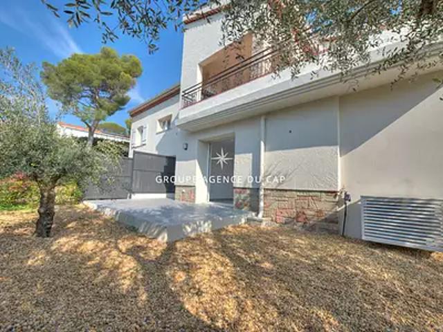 Saint Raphaël 83700 Achat / Vente appartement 2 pièces t2 au dernier étage parking