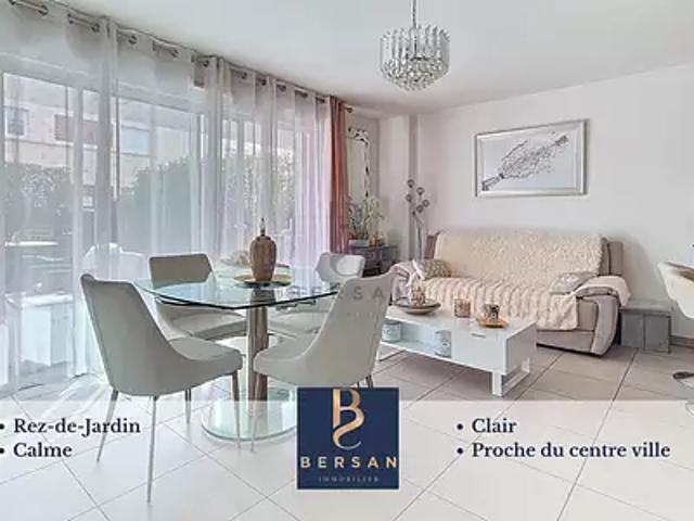 Saint Raphaël 83700 Achat / Vente appartement 2 pièces t2 au dernier étage parking