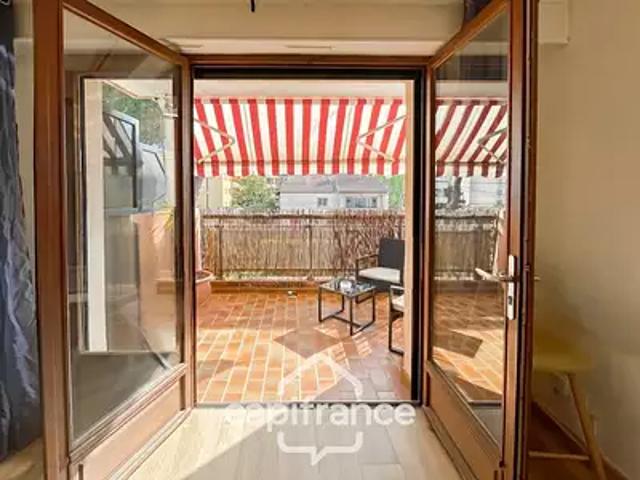 Saint Raphaël 83700 Achat / Vente appartement 2 pièces t2 au dernier étage terrasse