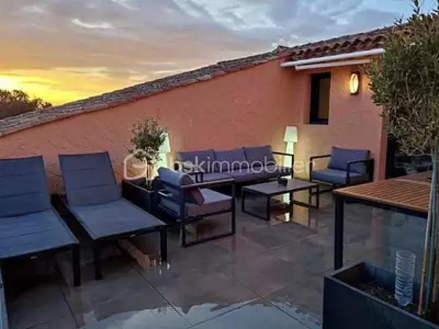 Saint Raphaël 83700 Achat / Vente appartement 2 pièces t2 au dernier étage terrasse