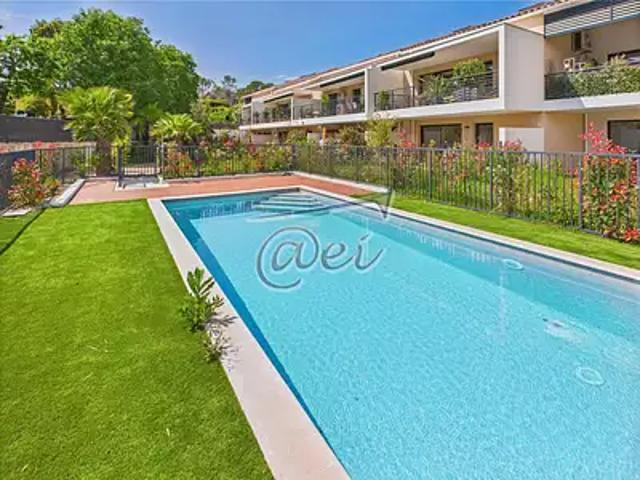 Saint Raphaël 83700 Achat / Vente appartement 2 pièces t2 piscine terrasse