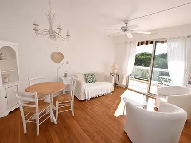 Saint Raphaël 83700 Achat / Vente appartement 2 pièces t2 terrasse cave