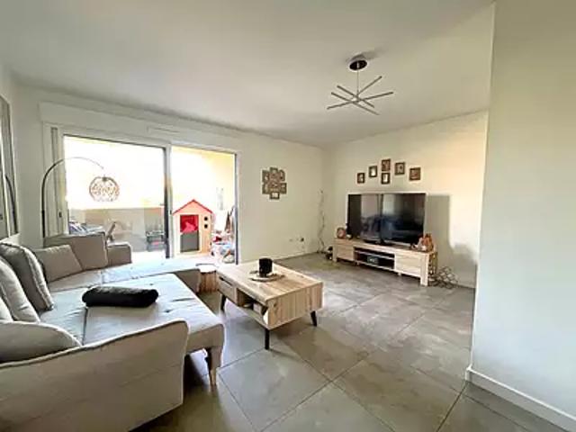 Saint Raphaël 83700 Achat / Vente appartement 2 pièces t2 terrasse parking