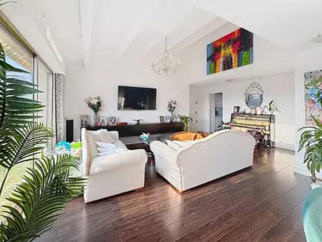 Saint Raphaël 83700 Achat / Vente appartement 3 pièces t3 au dernier étage