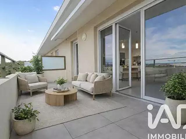 Saint Raphaël 83700 Achat / Vente appartement 3 pièces t3 au dernier étage parking