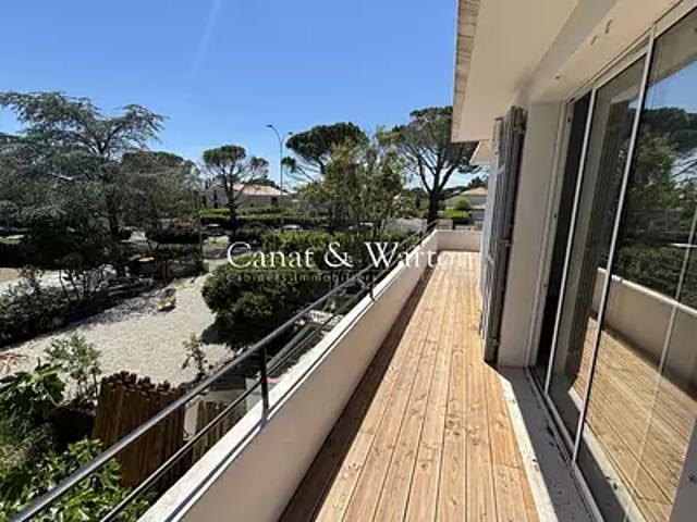Saint Raphaël 83700 Achat / Vente appartement 3 pièces t3 au dernier étage terrasse