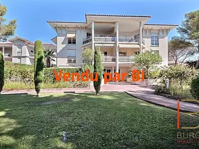 Saint Raphaël 83700 Achat / Vente appartement 3 pièces t3 piscine