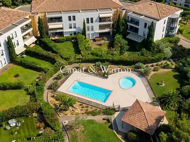 Saint Raphaël 83700 Achat / Vente appartement 3 pièces t3 piscine terrasse