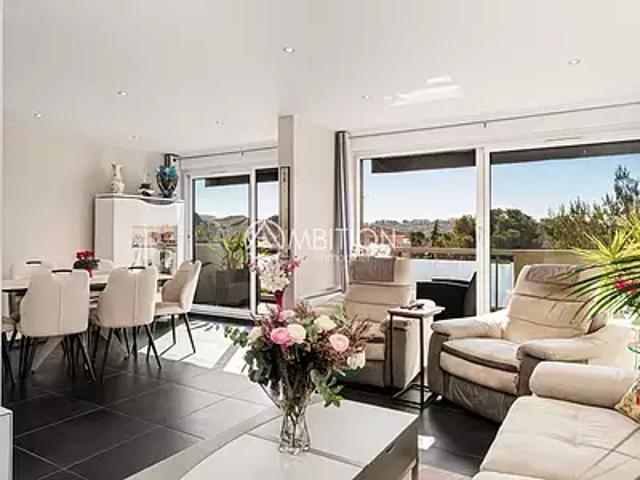 Saint Raphaël 83700 Achat / Vente appartement 4 pièces t4 au dernier étage terrasse