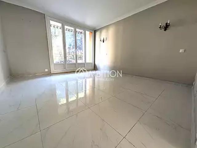 Saint Raphaël 83700 Achat / Vente appartement 4 pièces t4 cave