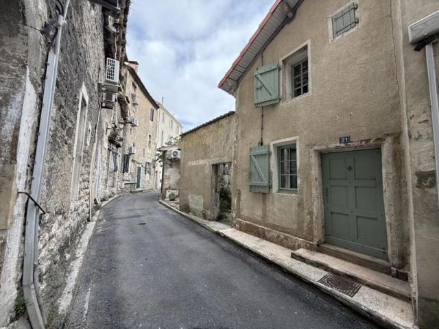 SAINT RÉMY DE PROVENCE / MAISON A RÉNOVER