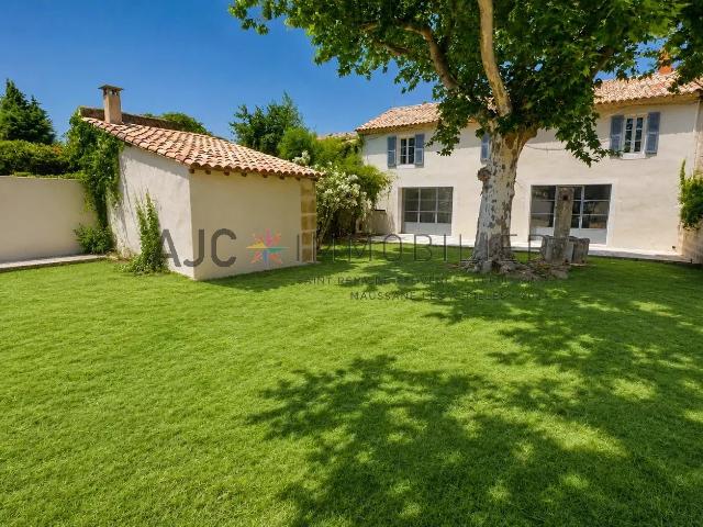 SAINT RÉMY DE PROVENCE – MAISON DE CAMPAGNE RÉNOVÉE AU PIED DES ALPILLES