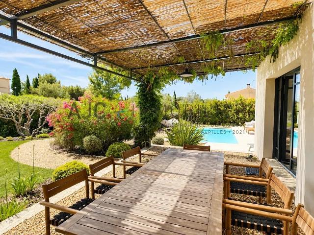 Saint Rémy de Provence – Maison lumineuse de 4 chambres avec piscine proche centre