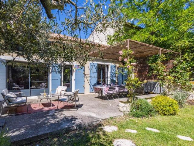 Saint Rémy de Provence – À pied du centre, une maison rénovée au charme de la campagne