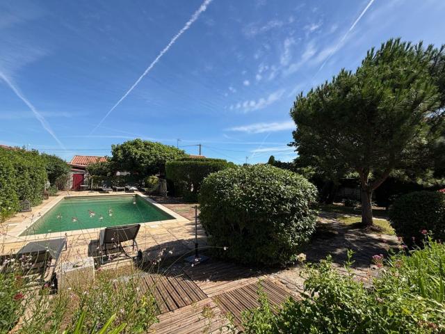 Saint Rémy De Provence, Alpilles Propriété Avec Maison D'i. 225m² Saint Rémy de Provence