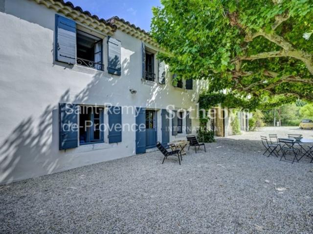 Saint Rémy de Provence, charmant Mas rénové situé proche du centre ville