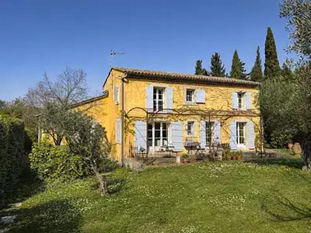 Saint Rémy de Provence 13210 Achat / Vente maison 5 pièces t5 au dernier étage cave