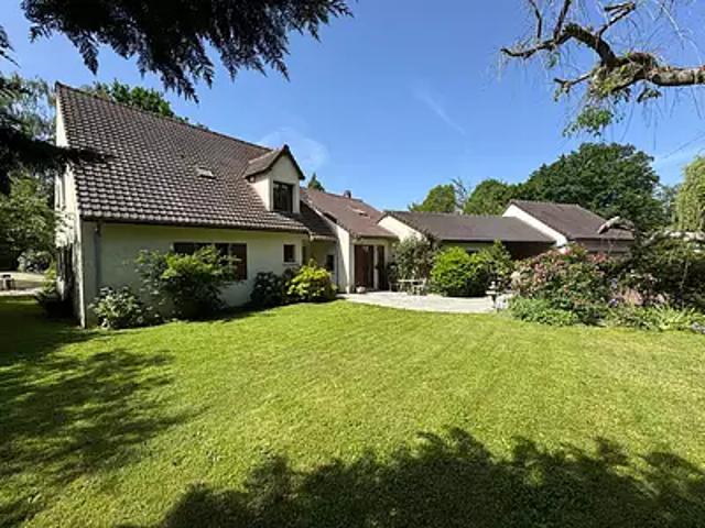 Saint Rémy l'Honoré 78690 Achat / Vente maison 9 pièces t9 au dernier étage piscine