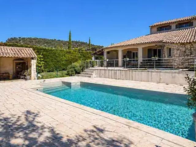 Saint Restitut 26130 Achat / Vente maison 9 pièces t9 piscine terrasse