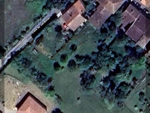 Saint Rustice, terrain constructible à viabiliser