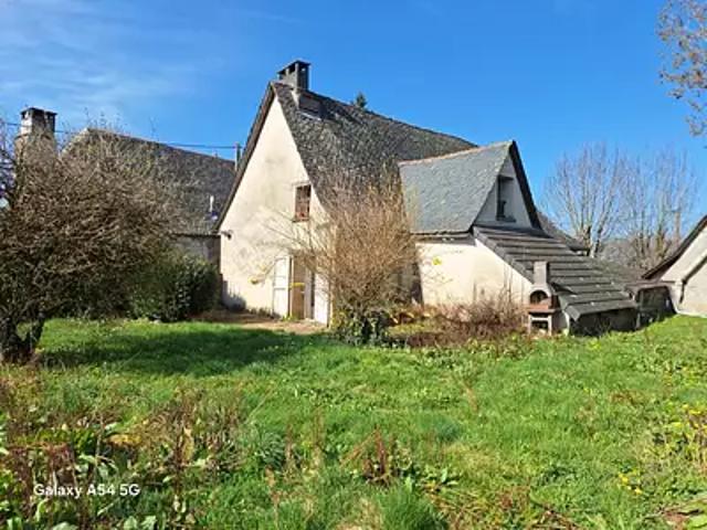 Saint Santin Cantalès 15150 Achat / Vente maison 4 pièces t4 cave
