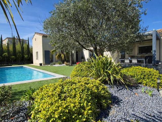 Saint Saturnin les Avignon 84450 Propriété de charme, 6 pi