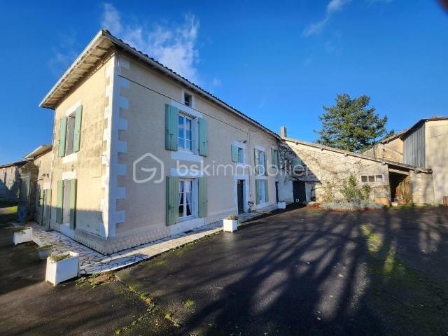 Saint Sauvant Vente Propriété/château 86