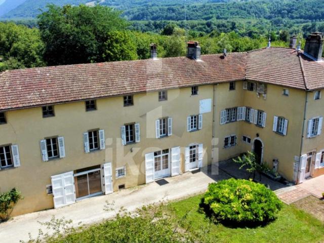 Saint Sauveur Magnifique Maison Historique du 12ème Siècle au pied du Vercors