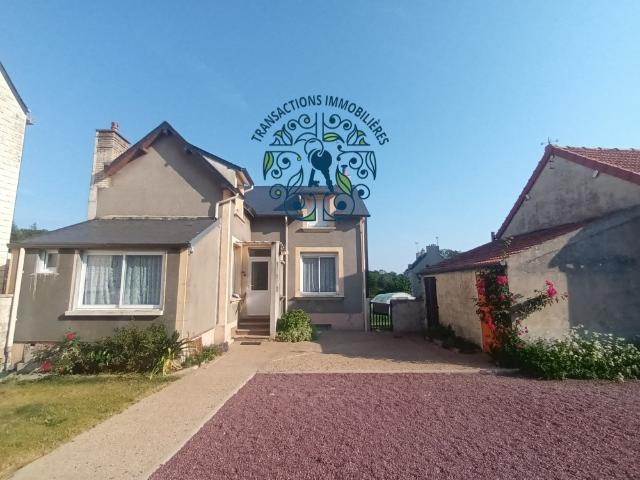 SAINT SAUVEUR LE VICOMTE, dans le bourg, agréable maison de ville, avec jardin