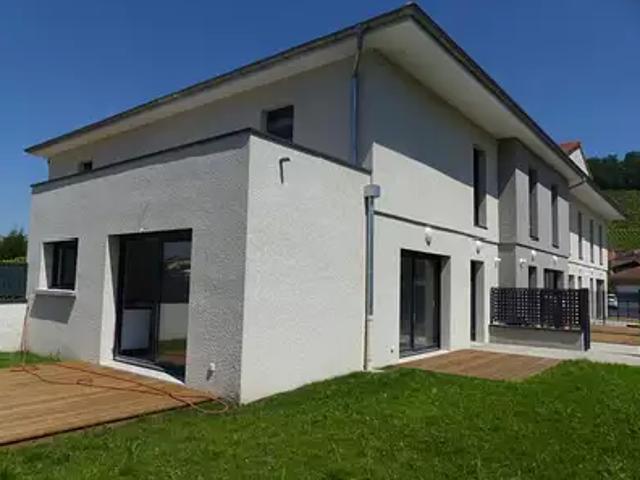 Saint Savin 38300 Location appartement 3 pièces t3 au dernier étage terrasse