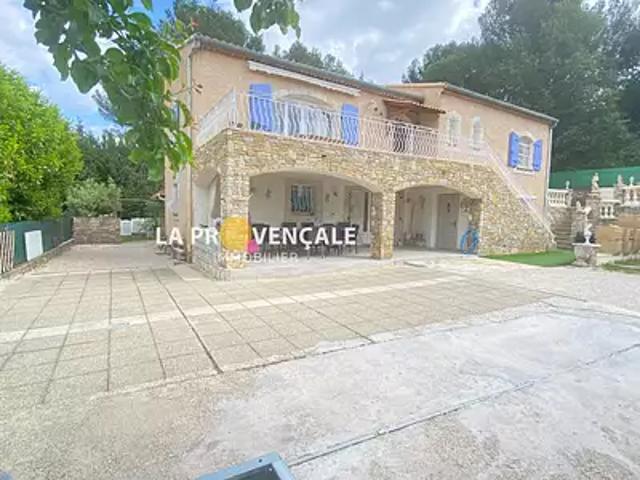 Saint Savournin 13119 Achat / Vente maison 7 pièces t7 piscine