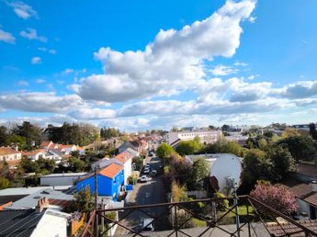 SAINT SEBASTIEN RUE DOUINEAU DUPLEX 20m²