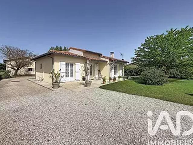 Saint Seurin de Cadourne 33180 Achat / Vente maison 5 pièces t5 parking