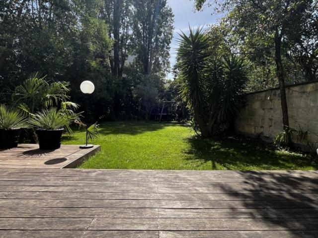 SAINT SEURIN / FONDAUDEGE: TRES BELLE MAISON EN PIERRE AVEC MAGNIFIQUE JARDIN DE 300 M2