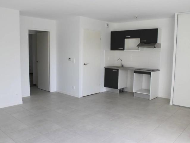 SAINT SIMON T3 62M² BALCON + PARKING