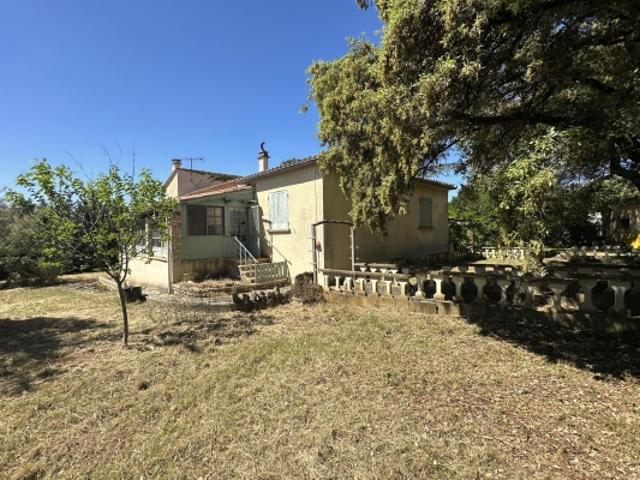 SAINT SIFFRET. À 7 km d’Uzès. Charmante maison de 130 m² sur un terrain de 1 350 m²