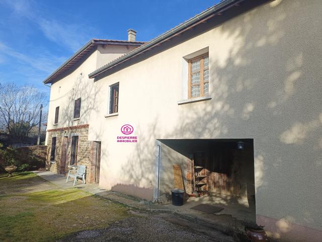 SAINT SORLIN EN VALLOIRE maison 110m2 parcelle de terrain 1200 m2 avec des dépendances