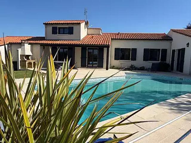 Saint Sulpice de Royan 17200 Achat / Vente maison 5 pièces t5 au dernier étage piscine