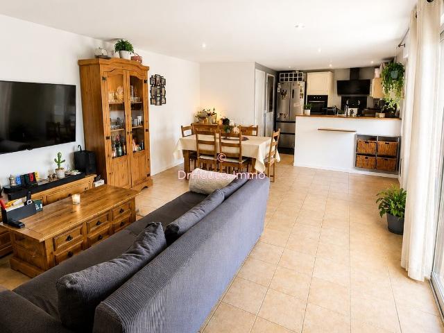 SAINT SULPICE ET CAMEYRAC: Maison de ville en pierre de 90 m² env 2 chambres jardin